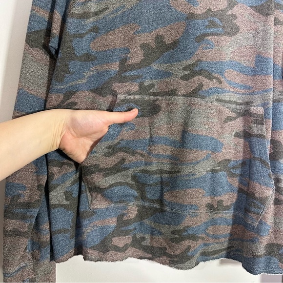 Sundry Heathered Blue Pink Gray Camoflage Lightweight Hoodie Sweatshirt - Picture 4 of 8